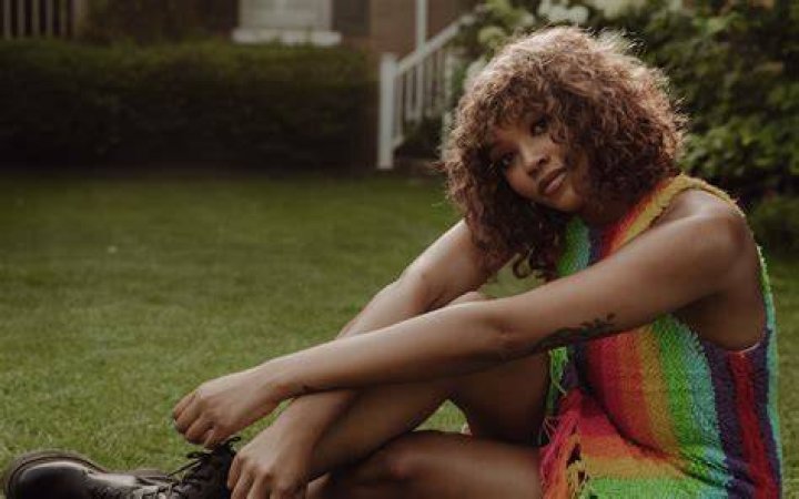Tessa Kaye Embraces the Good Along with the Bad in “Sunshine & Rainbows”