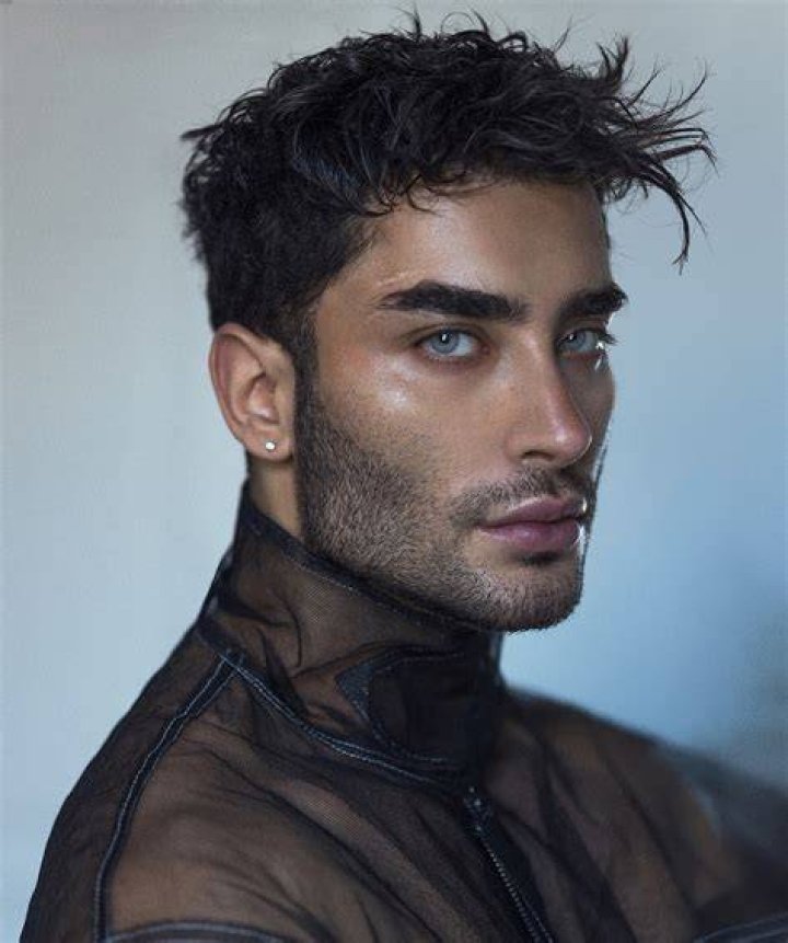 Toni Mahfud