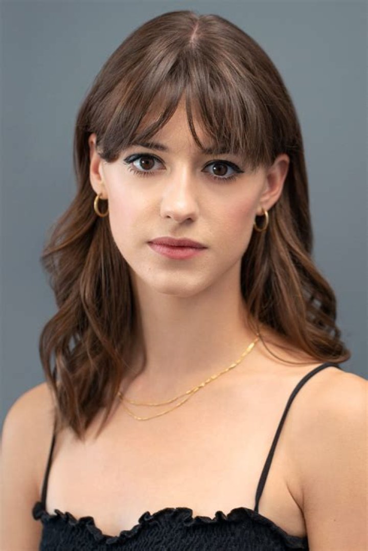 Who Is Daisy Edgar-Jones? Her Movies, Wiki, Age, Height, Dating, Facts