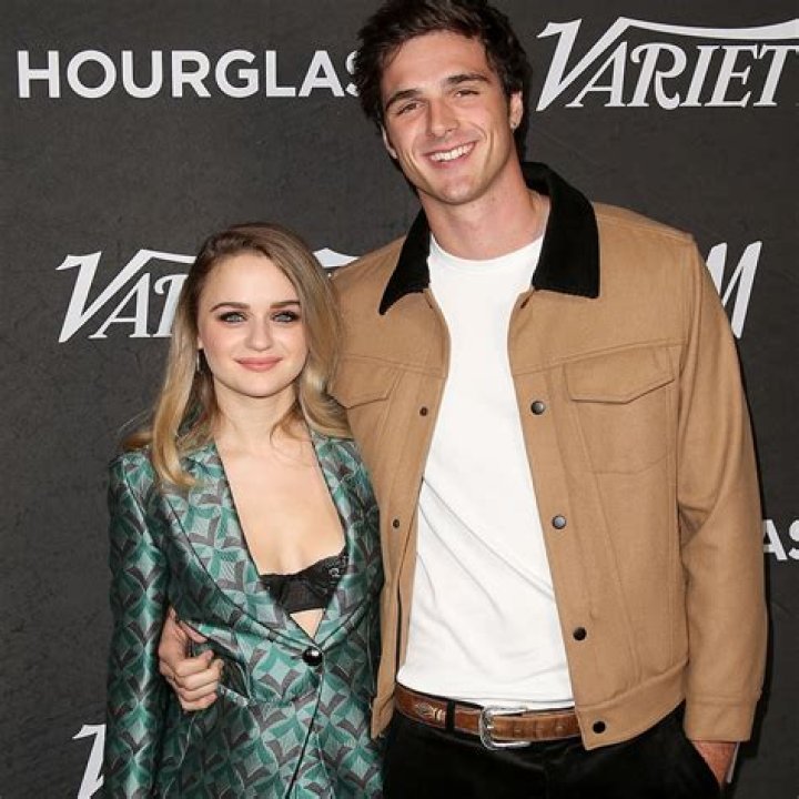 Who Is Joey King Dating?; Jacob Elorbi, The Kissing Booth, Family, Facts