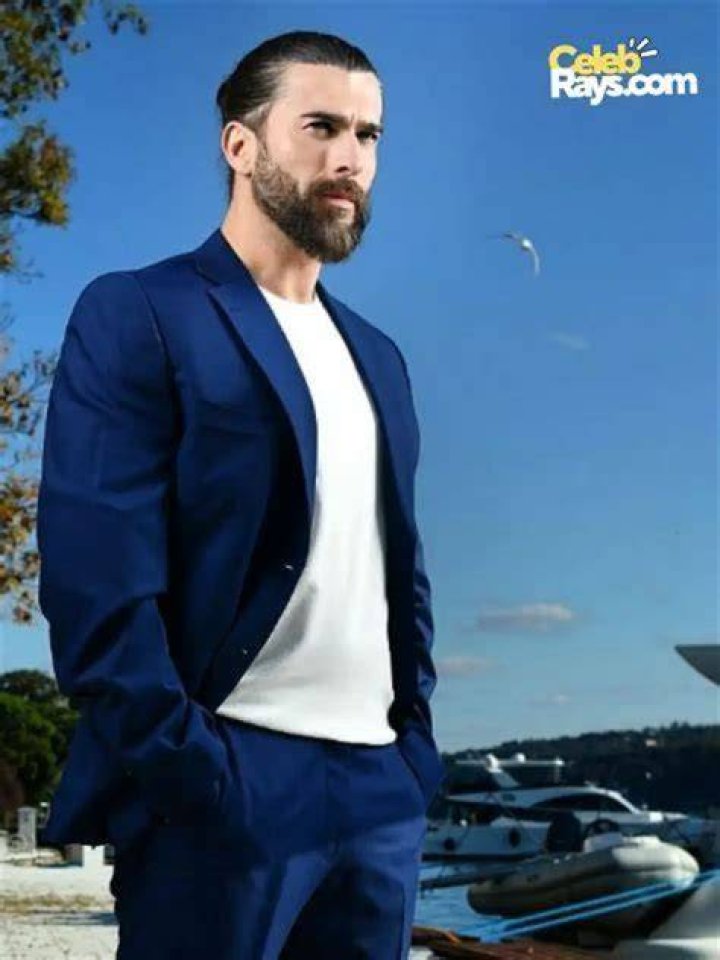 ZIAS- Wiki, Age, Height, Net Worth, Girlfriend, Ethnicity